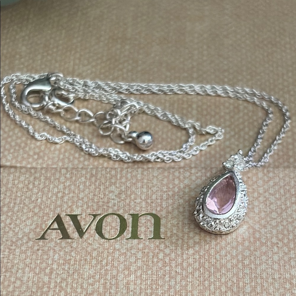 Avon Jewelry, Elegant SilverTone Pink Rhinestone Teardrop Necklace N45